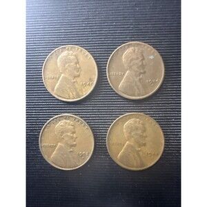 Lot of 4 Lincoln Wheat Cent Pennies: 2~1944S, 1~1941P, 1~1952D